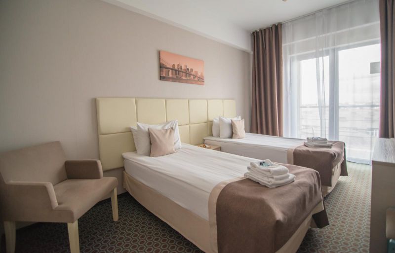 Отель "Bridge Family" / "Бридж Фэмили"